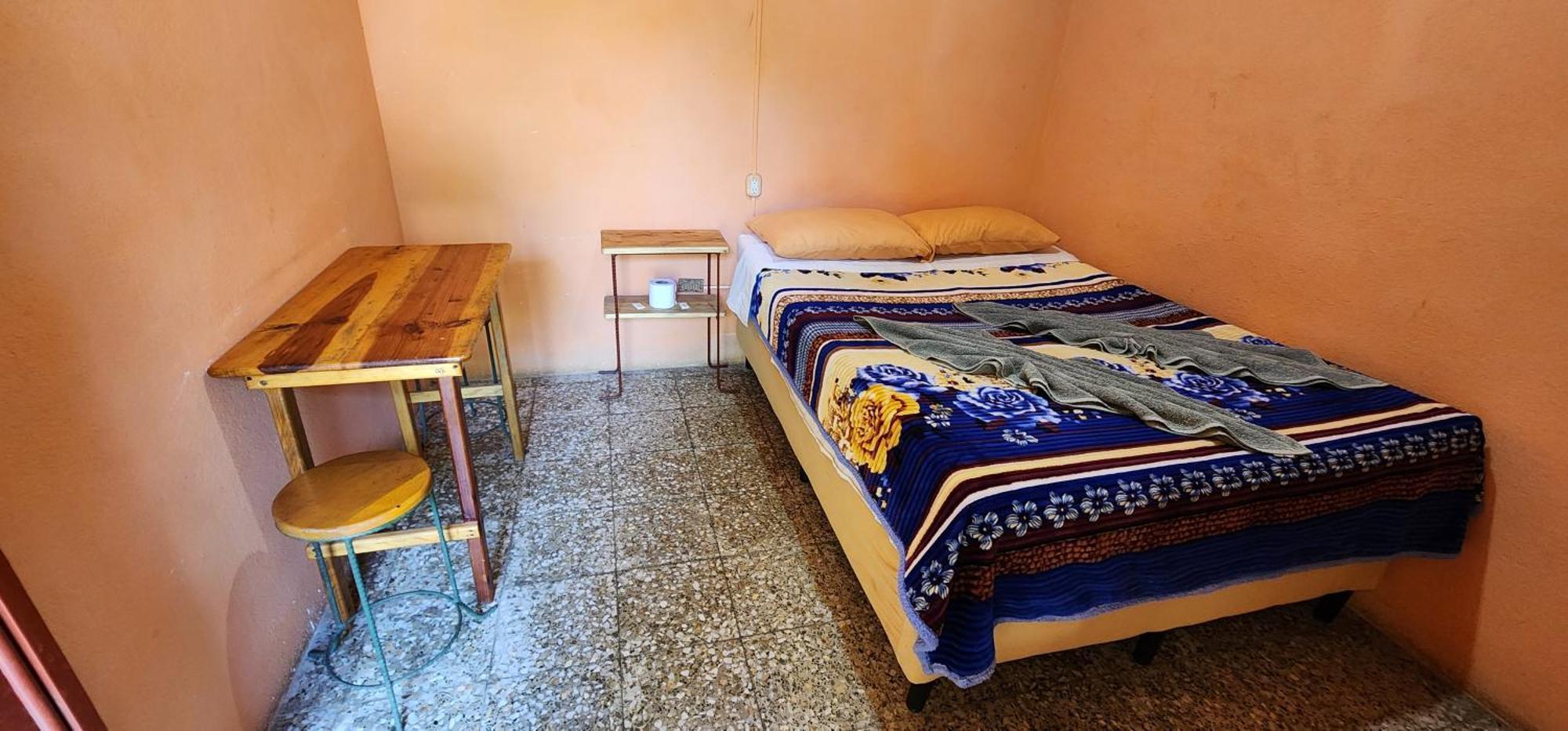 Hospedaje Santo Domingo Panajachel Exterior photo
